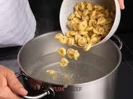 Тортеліні Gusto Bello Tortellini Al Formaggio з сиром 250 г 2109900195 фото